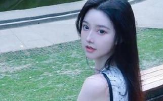探索自然的灵魂：MiMi Chan户外最新写真作品精彩合集！